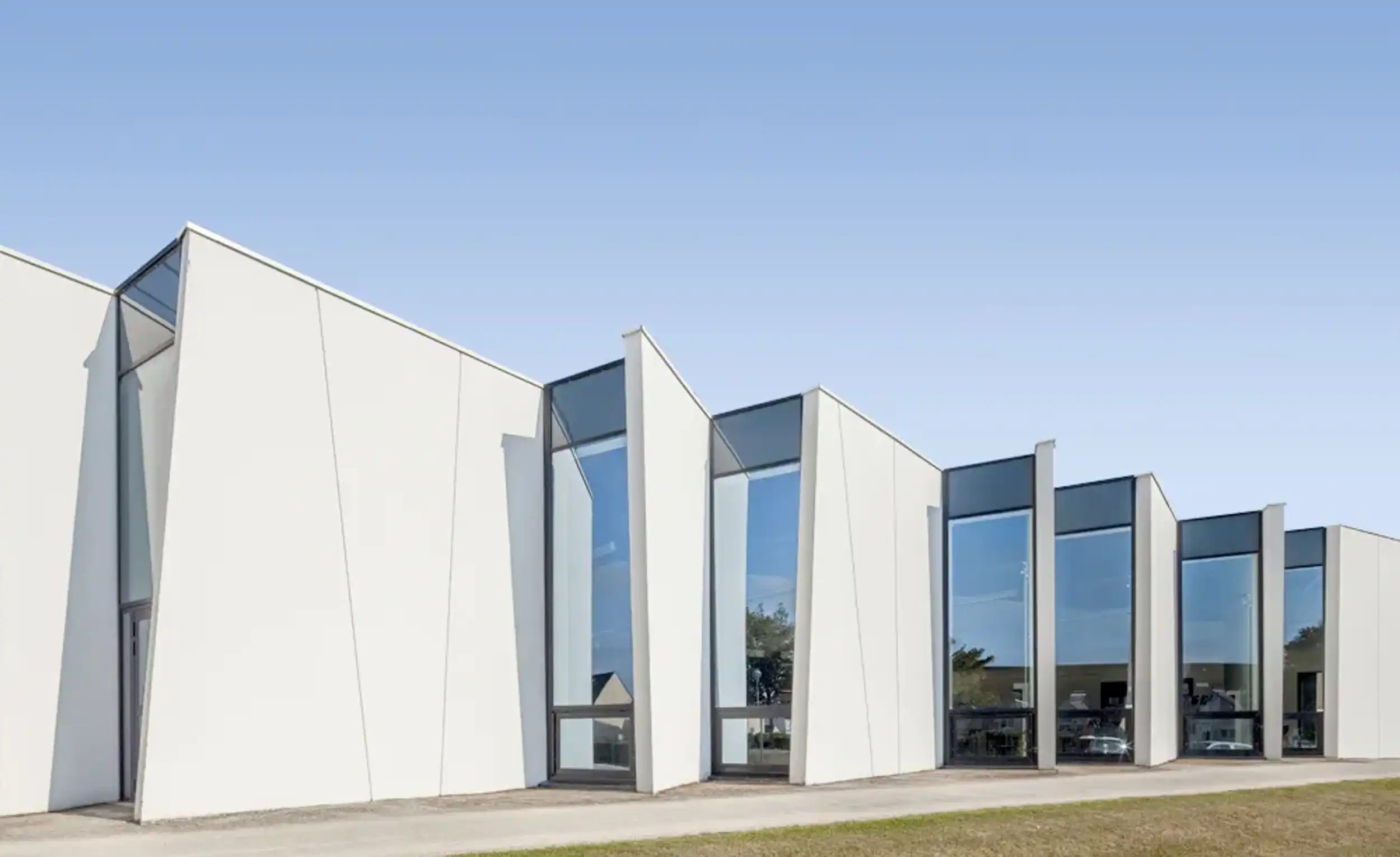 Lignes façade bibliothèque Cherbourg par DHD Architectes
